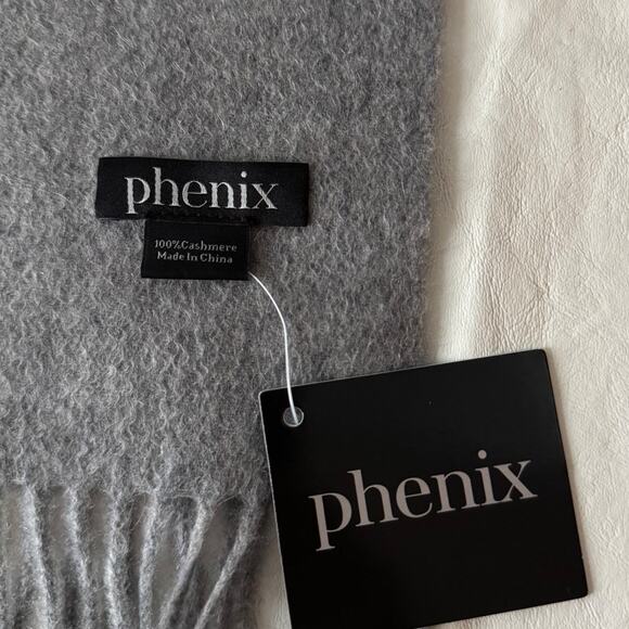 New PHENIX Solid Cashmere Fringe Trim Scarf in Gray, One Size - Picture 6 of 7